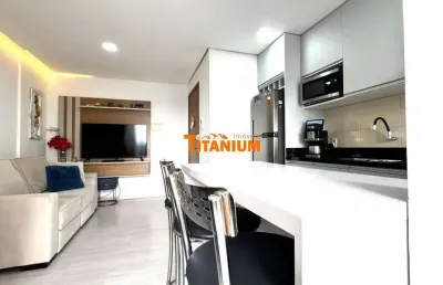 Apartamento 2 dormitórios, sacada com espera para churrasqueira, sol da manhã, garagem coberta, fica todos moveis fixos e 2 splits, local plano à venda em novo hamburgo .