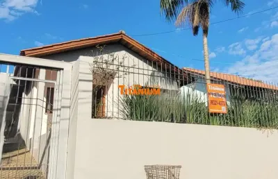 Casa à venda em petrópolis, novo hamburgo - garagem coberta e pátio amplo