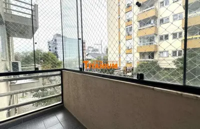 Apartamento à venda com 2 dormitórios, garagem coberta, dependência de empregada ou espaço para seu home, 2 banheiros, próximo ao mercado bourbon no bairro pátria nova em novo hamburgo