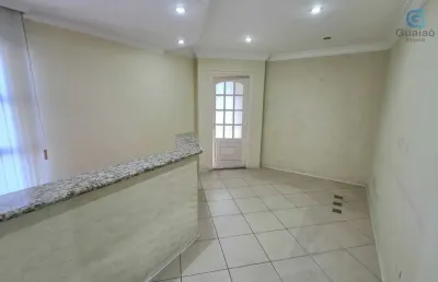 Vendo ótimo conjunto comercial, 04 salas c/ recepção, 02 banheiros, copa, 01 vaga de garagem, 75 metros de àrea útil, vila mathias, santos/sp