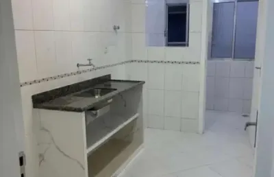 Vendo apartamento reformado de 02 dormitórios na vila mathias