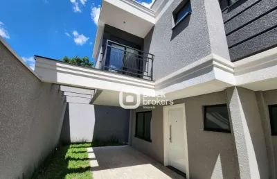 Sobrado de fundos, em condomínio fechado no hauer com 3 dormitórios sendo uma suíte com espaço para closet e demais dependências.
