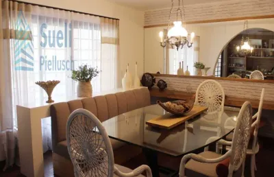 Belo sobrado-4 suítes avarandadas-fino acabamento-varias salas-todas bem decorada-elevador-valor de venda-r$ 1.500.000,00-aceita permuta menor valor.