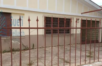 Casa á venda vila teixeira-ótima localização-próximo drogaria são paulo-mercado-escola-3 dormitórios-barracão na lateral-valor de venda r$ 480.000,00