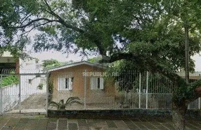 Casa de alvenaria, 03 dormitórios próximo a av. teresópolis