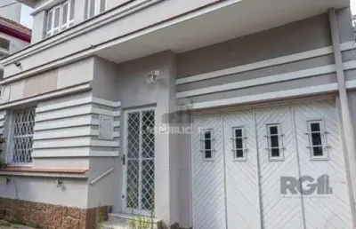 Casa espaçosa de 3 dormitórios à venda no bairro moinhos de vento!