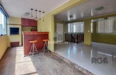 Vende-se ampla cobertura 2 quartos com suíte e vaga coberta e escriturada - 134m