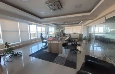 Escritório à venda no centro histórico com área de 428 m² disponível para investimento