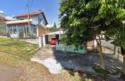 Casa com 2 quartos à venda na Rua Primeiro de Maio, 162, Partenon, Porto Alegre