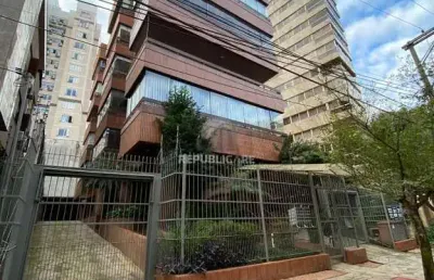 Cobertura à venda no bairro petrópolis com 196m² e 3 dormitórios/quartos disponíveis.