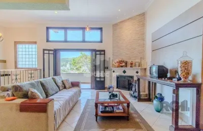 Casa residencial à venda em teresópolis com 350 m² e 4 dormitórios/quartos.