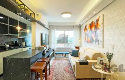 Apartamento à venda, 62 m² com 2 dormitórios no bairro cidade baixa.