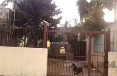 Terreno à venda no bairro azenha com área disponível e sem dormitórios/quartos.