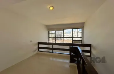 Duplex de uma suíte à venda localizado na avenida independência, no bairro indep