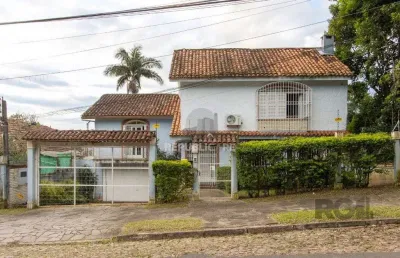 Casa residencial à venda no bairro cristal com 4 dormitórios e 180 m² de área útil.