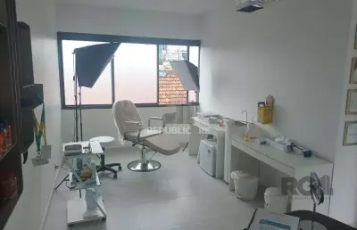 Escritório à venda no bairro auxiliadora com 59m² de área útil disponível.