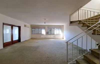 Vendo excelente cobertura com vista cinematografia, no bairro floresta.