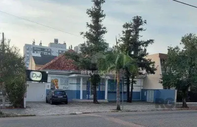 Casa residencial à venda no bairro higienópolis com 4 dormitórios e 354 m² de área útil.