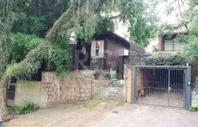 Terreno à venda no bairro auxiliadora, ideal para construção sem dormitórios.