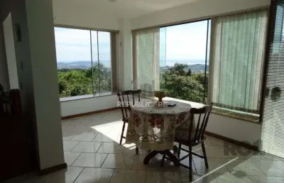Casa residencial à venda no bairro teresópolis com 258 m² e 2 dormitórios/quartos.