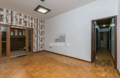 Casa residencial à venda no bairro auxiliadora com 150 m² e 3 dormitórios/quartos.