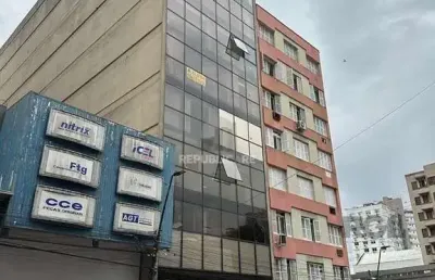 Escritório à venda no centro histórico com área útil de 202 m² disponível para negociação