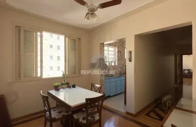 Apartamento à venda no centro histórico com 117 m² e 3 dormitórios/quartos.