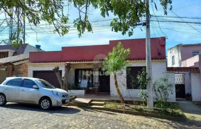 2 casas e 2 aptos próxima a linha divisória por r$ 1.100.000,00 na rua uruguai n