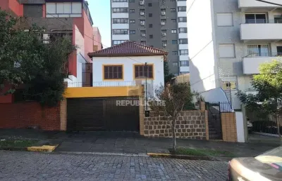 Casa residencial à venda no bairro petrópolis com 3 dormitórios e 247 m² de área útil.