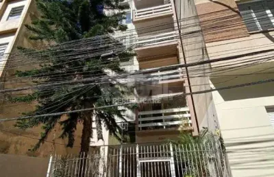 Apartamento à venda no centro histórico com 57 m² e 1 dormitório/quarto disponível.