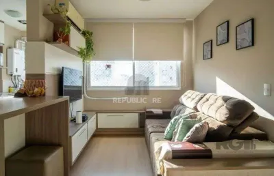 Apartamento à venda em cavalhada com 3 dormitórios e 61 m² de área útil disponível.