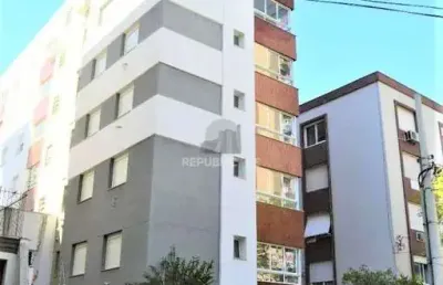 Apartamento 2 dormitórios com 1 suíte e box duplo de garagem no bairro auxiliado