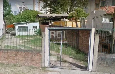 Terreno à venda no bairro petrópolis com 0 dormitórios/quartos e área de estar.
