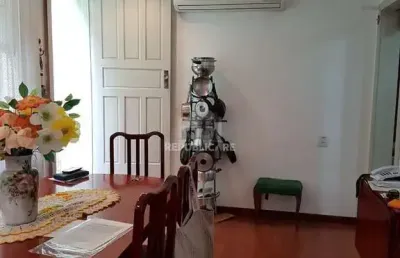 Casa residencial à venda no bairro petrópolis com 250 m² e 5 dormitórios/quartos.
