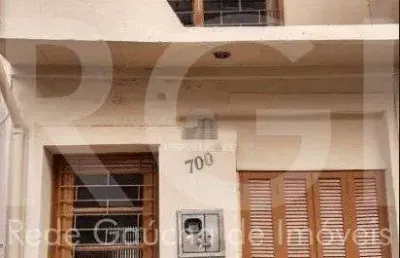 Casa residencial à venda no bairro menino deus com 64 m² e 2 dormitórios/quartos.