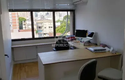 Escritório à venda no bairro farroupilha com área útil de 43 m² disponível.