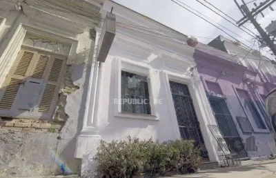 Excelente casa de 116m² com  2 dormitórios no bairro cidade baixa.