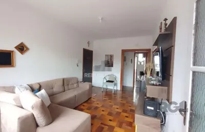 Apartamento 2 dormitórios com vaga e sacada no menino deus