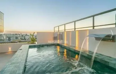 Vende-se luxuosa cobertura com 270m²- 3 suítes, 3 vagas e piscina no auxiliadora