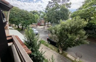 Casa com 3 quartos à venda na Rua Itapitocaí, 1031, Cristal, Porto Alegre