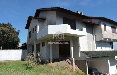 Casa para venda - 300m², 5 dormitórios, sendo 3 suites, 5 vagas - teresópolis