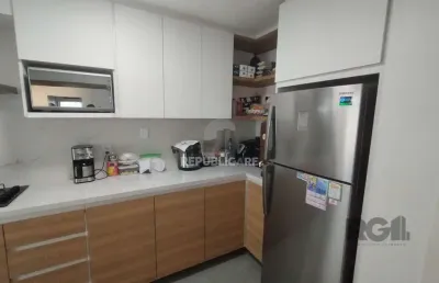 Apartamento à venda no centro histórico com 98m² e 3 dormitórios/quartos disponíveis.