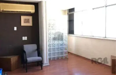 Escritório à venda no centro histórico com 86 m² de área útil e excelente localização