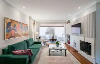Vende-se apartamento com 3 quartos (1 suíte), 2 vagas e 171 m² -bela vista