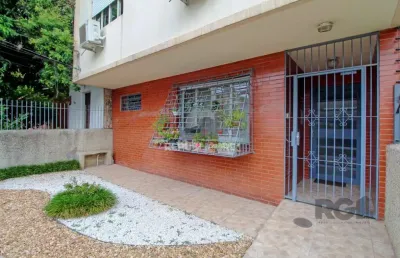 Apartamento no petrópolis de 2 dormitórios e dependência