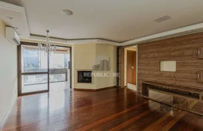 Vende-se excelente apartamento 3 quartos c/ suíte, 2 vagas, living com lareira,