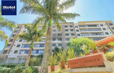 Apartamento à venda em cavalhada com 3 dormitórios e 104m² de área útil.