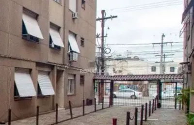 Apartamento, 2 dormitórios no bairro azenha em porto alegre para comprar