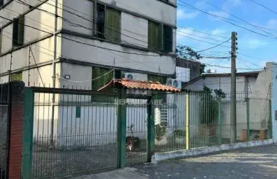Apartamento térreo com 3 quartos no bairro cidade baixa