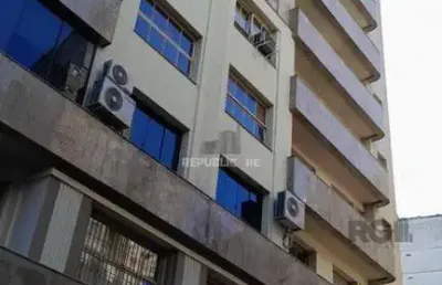 Apartamento à venda no centro histórico - 71 m² com 2 dormitórios/quartos disponíveis.